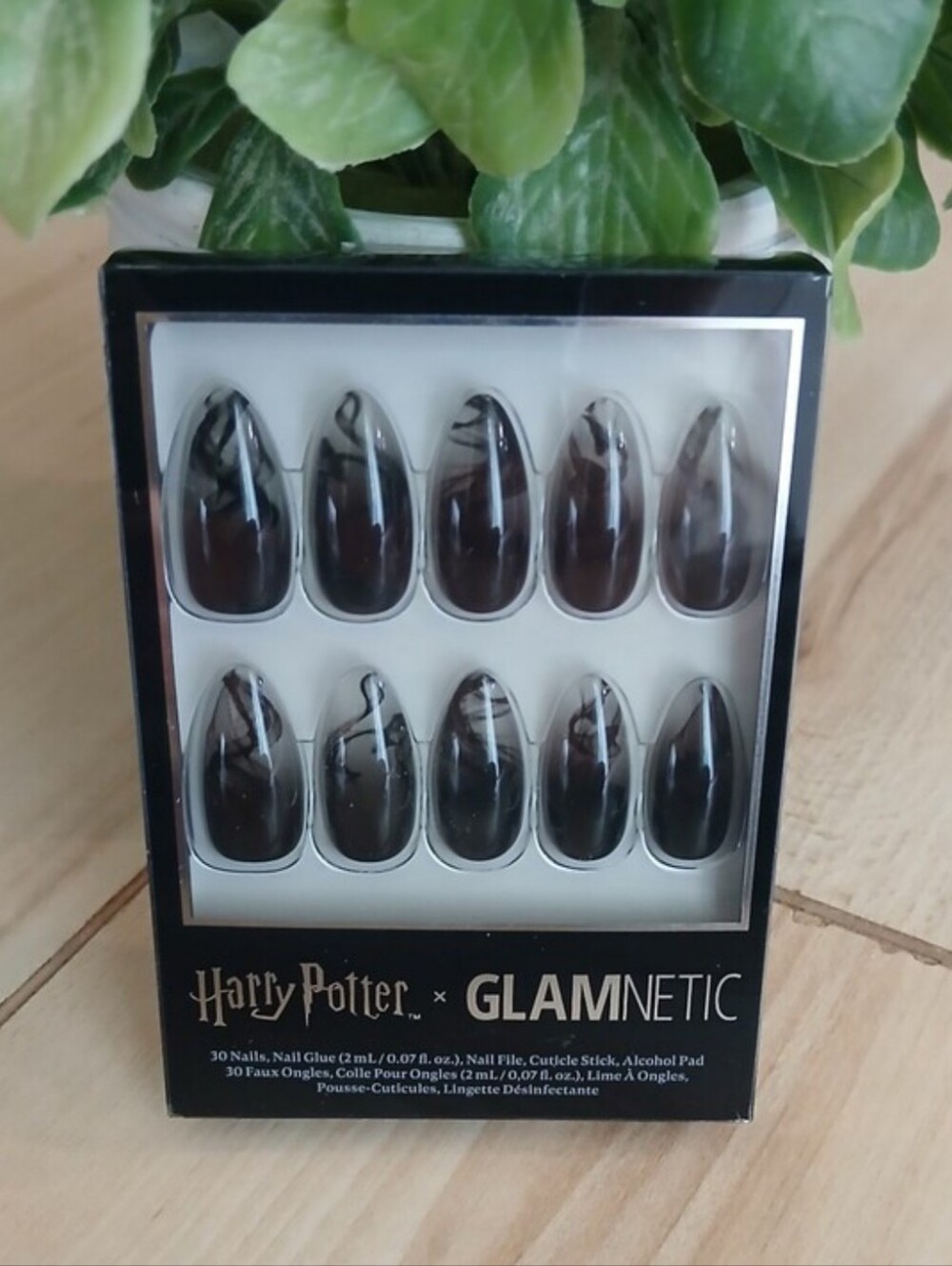 Harry Potter X Glamnetic Press On Medium Almond Black Ombre Nails The WOW Factor